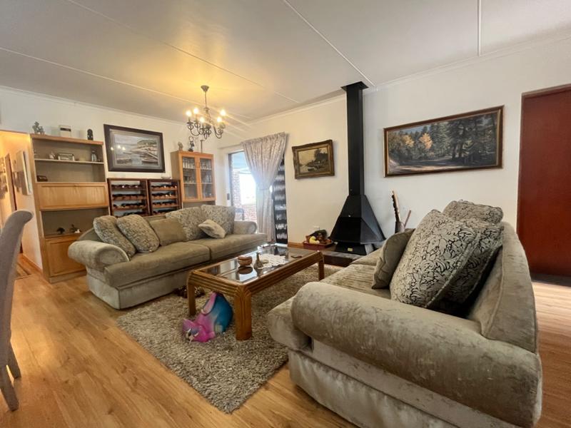 4 Bedroom Property for Sale in Fraaiuitsig Western Cape